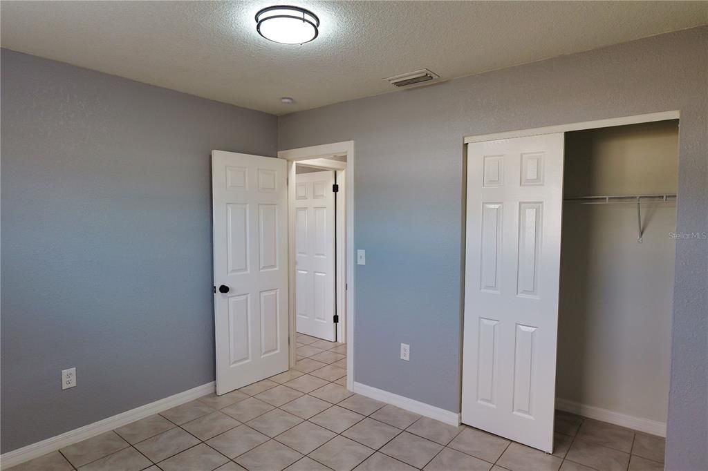 待售: $346,000 (3 贝兹, 1 浴室, 1337 平方英尺)