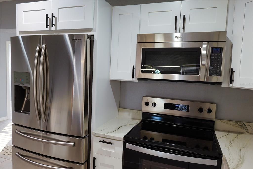 待售: $346,000 (3 贝兹, 1 浴室, 1337 平方英尺)