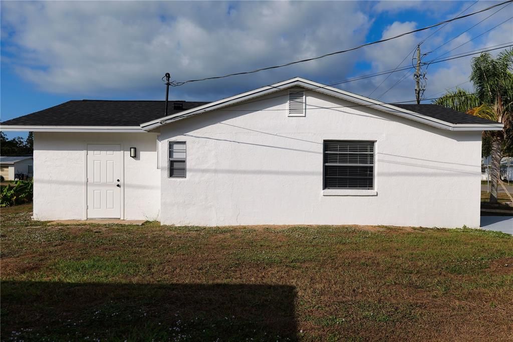 待售: $346,000 (3 贝兹, 1 浴室, 1337 平方英尺)