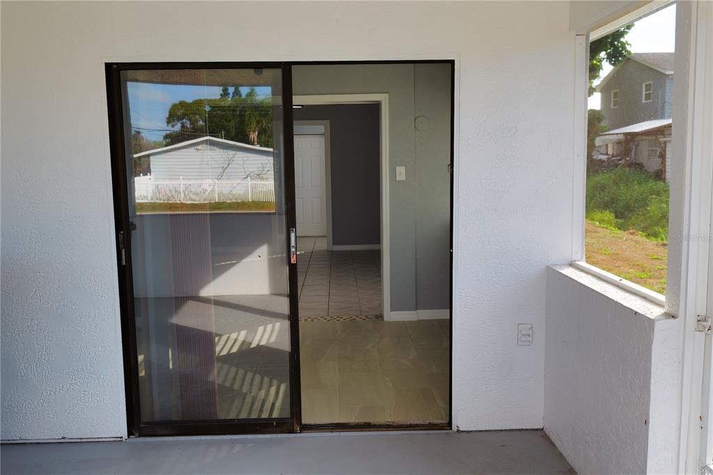 待售: $346,000 (3 贝兹, 1 浴室, 1337 平方英尺)