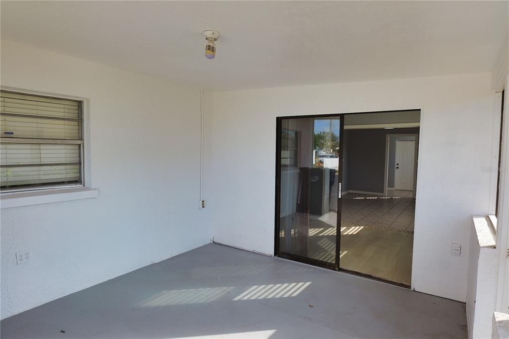 待售: $346,000 (3 贝兹, 1 浴室, 1337 平方英尺)