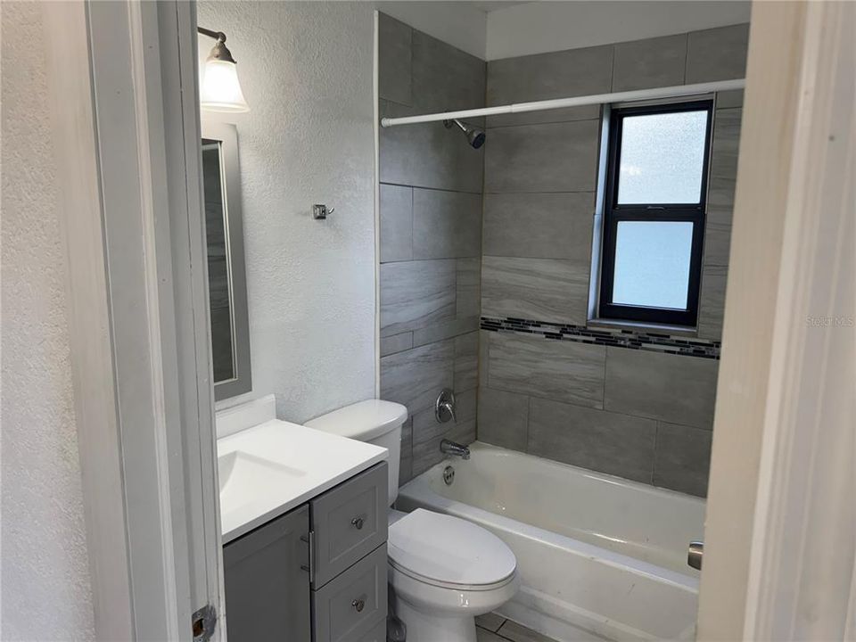 For Sale: $230,000 (3 beds, 1 baths, 874 Square Feet)