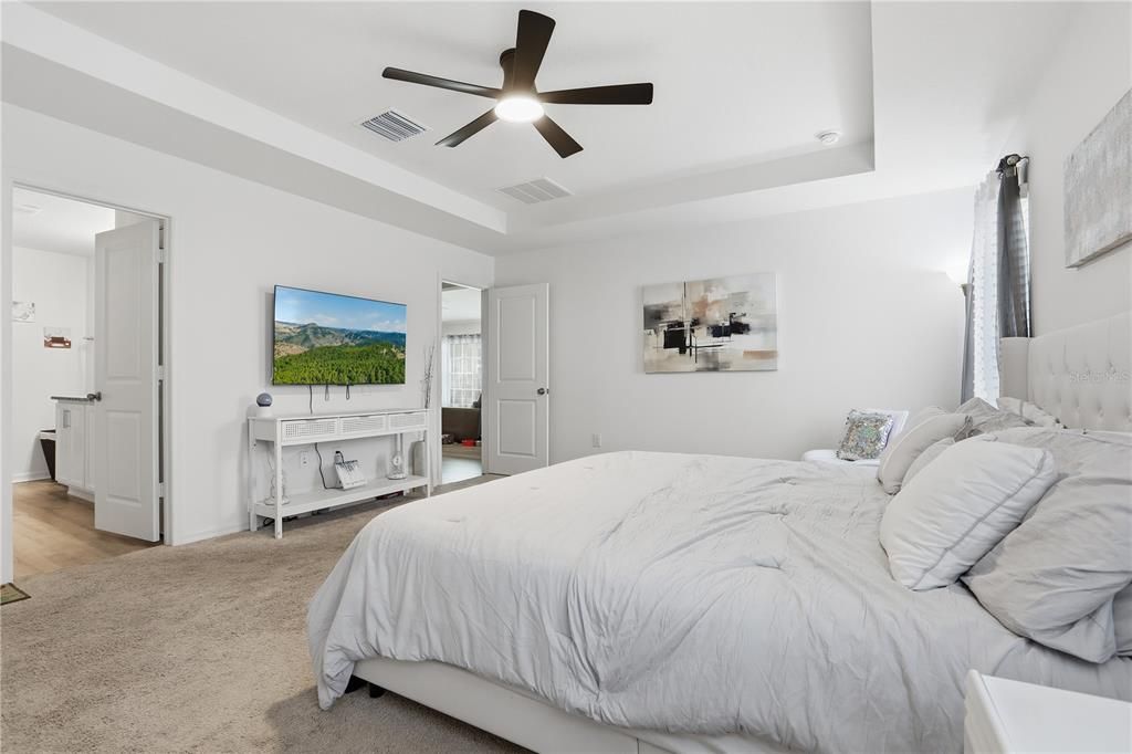 For Sale: $475,000 (4 beds, 2 baths, 1918 Square Feet)