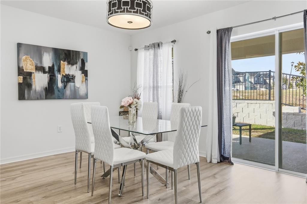 For Sale: $475,000 (4 beds, 2 baths, 1918 Square Feet)