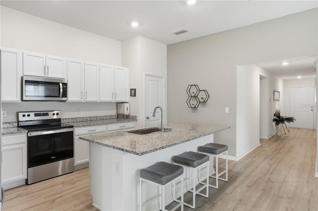 For Sale: $475,000 (4 beds, 2 baths, 1918 Square Feet)