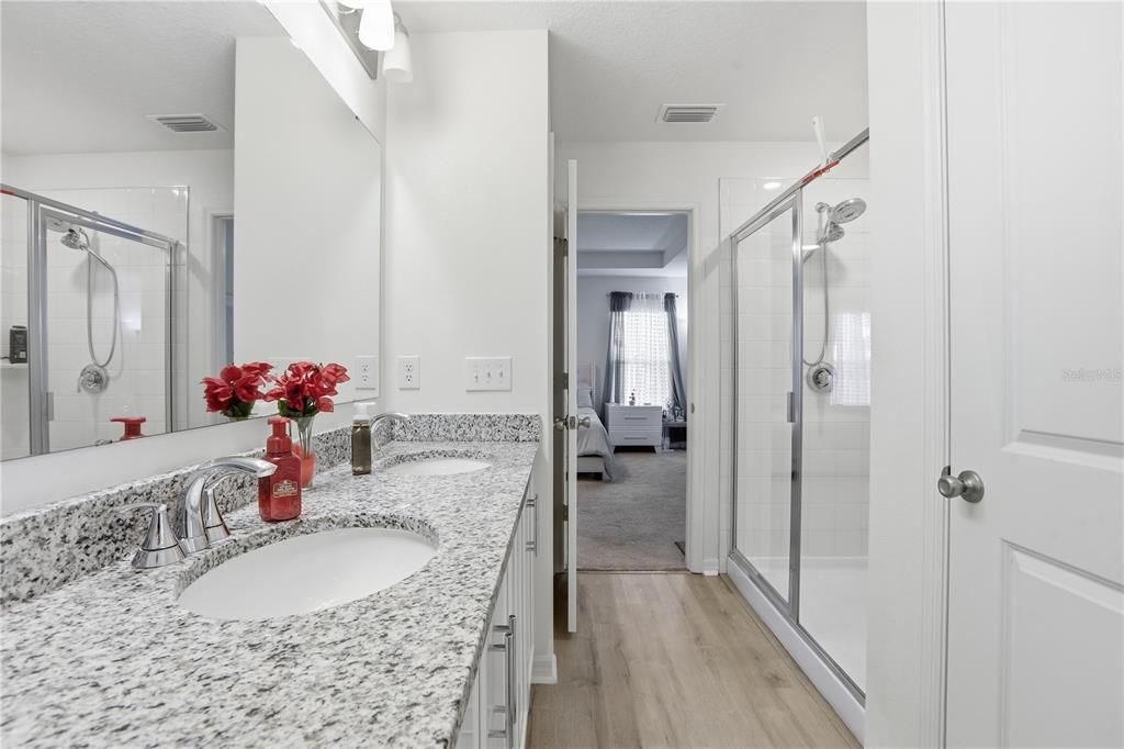 For Sale: $475,000 (4 beds, 2 baths, 1918 Square Feet)