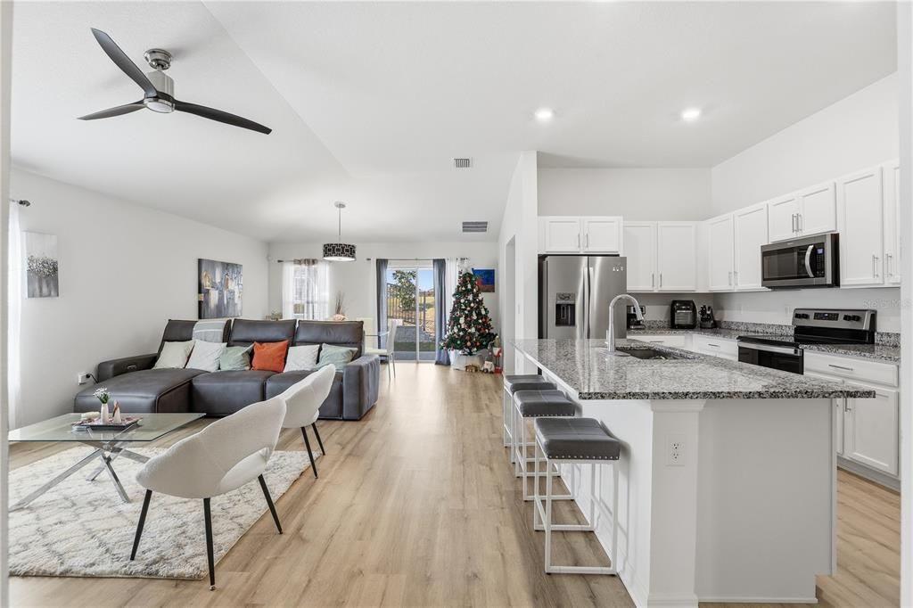 For Sale: $475,000 (4 beds, 2 baths, 1918 Square Feet)