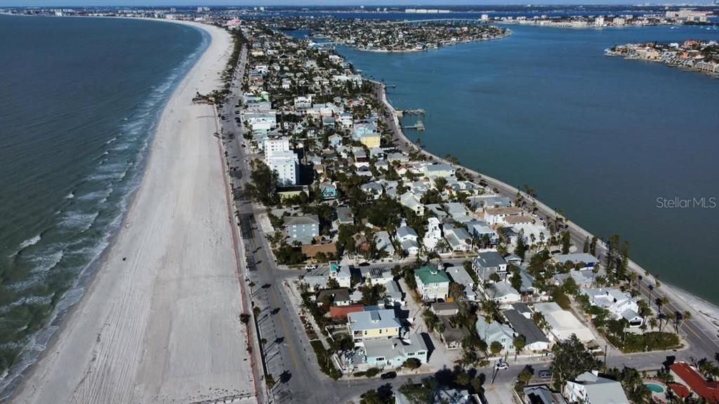 En Venta: $1,150,000 (0.09 acres)