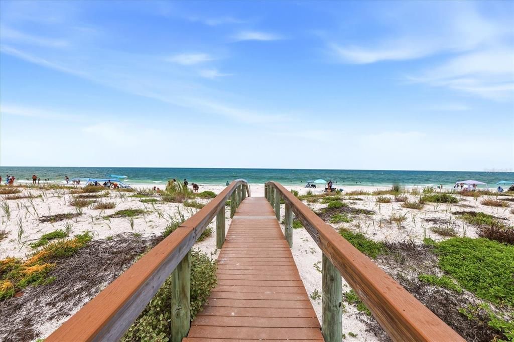 For Sale: $999,000 (0.09 acres)