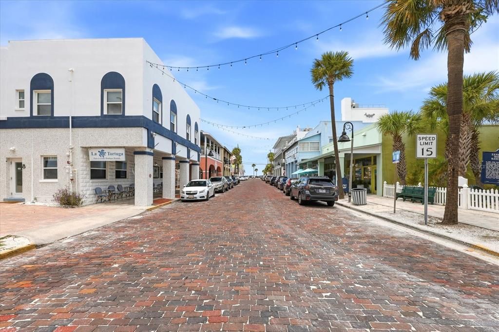 For Sale: $999,000 (0.09 acres)