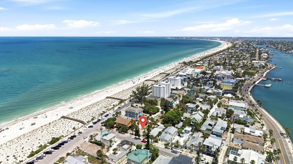 For Sale: $999,000 (0.09 acres)