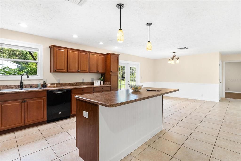 En Venta: $325,000 (0 camas, 0 baños, 1532 Pies cuadrados)