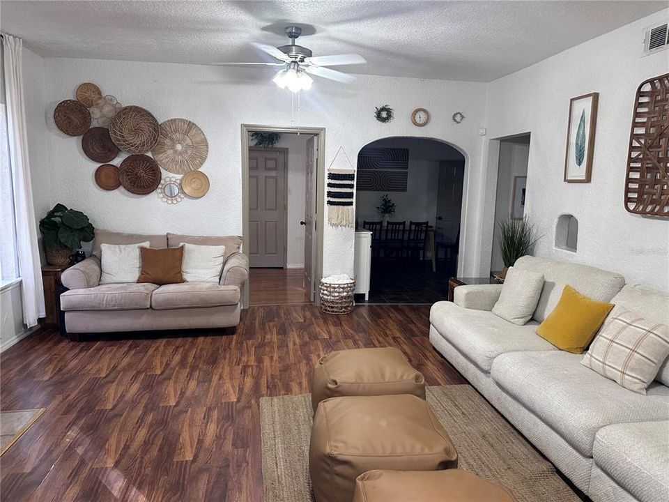 待售: $315,000 (3 贝兹, 2 浴室, 1426 平方英尺)