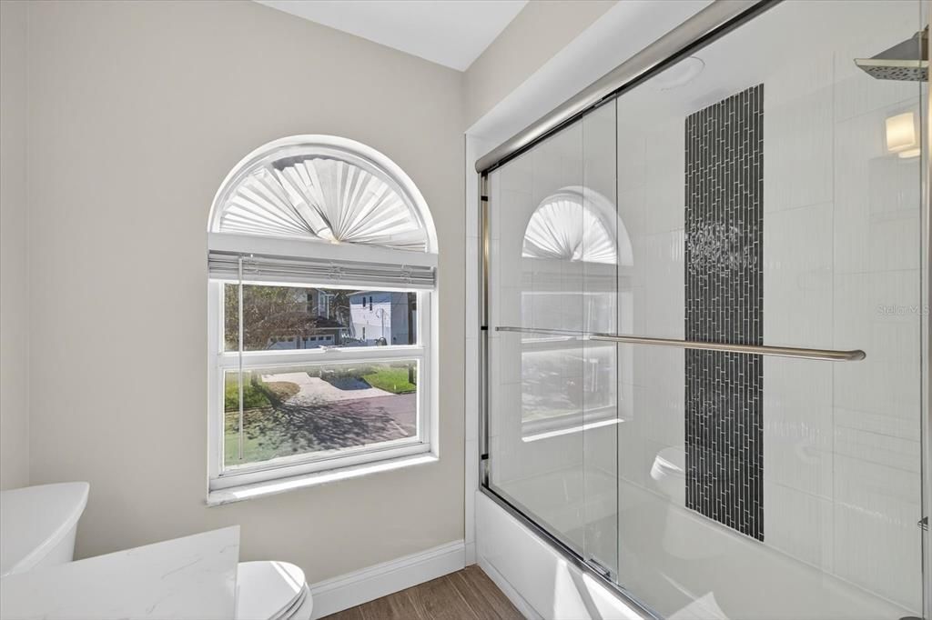 На продажу: $1,080,000 (3 спален, 3 ванн, 2550 Квадратных фут)