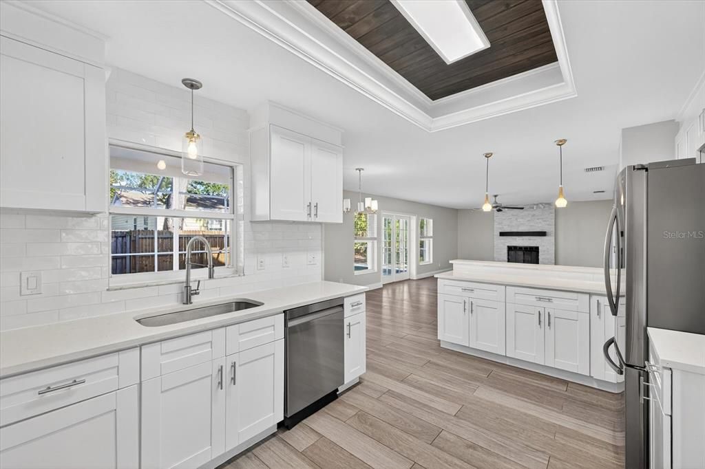 На продажу: $1,080,000 (3 спален, 3 ванн, 2550 Квадратных фут)