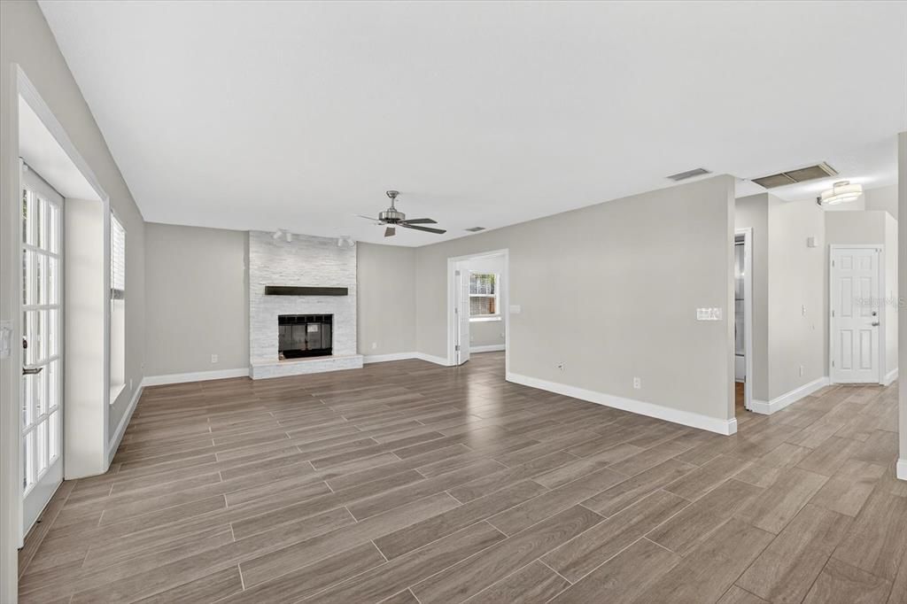 На продажу: $1,080,000 (3 спален, 3 ванн, 2550 Квадратных фут)