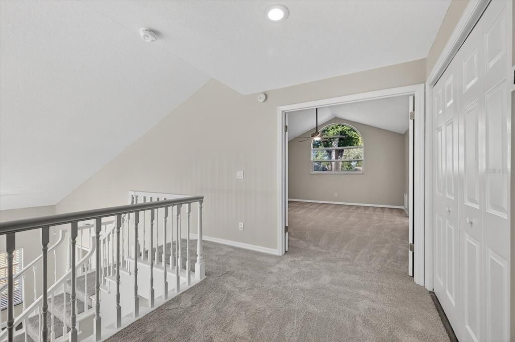 На продажу: $1,080,000 (3 спален, 3 ванн, 2550 Квадратных фут)