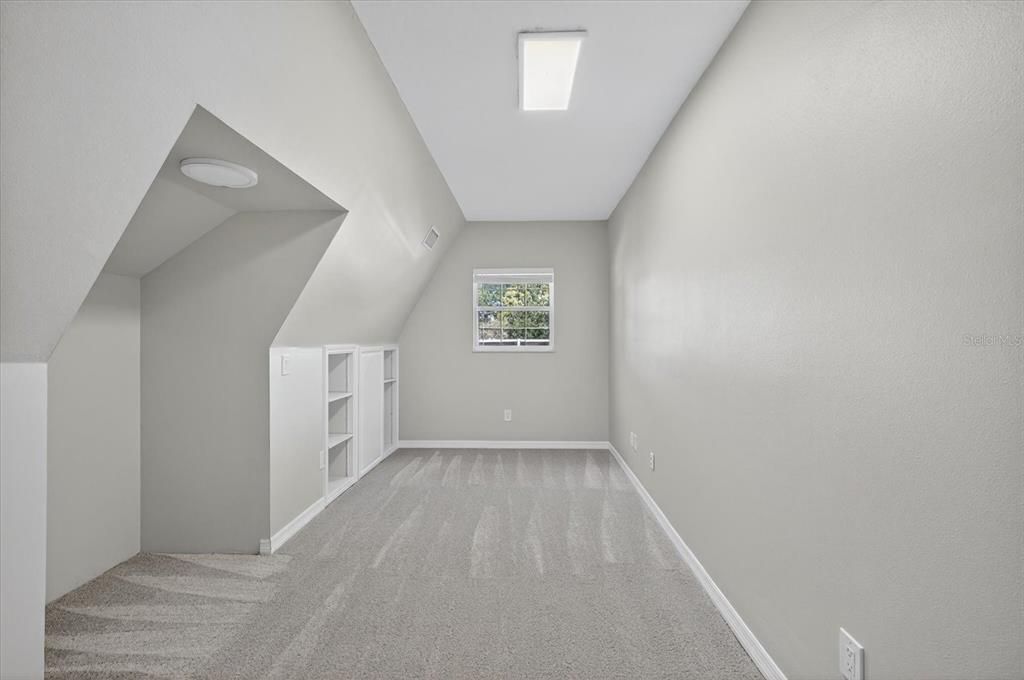 На продажу: $1,080,000 (3 спален, 3 ванн, 2550 Квадратных фут)