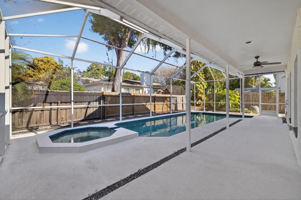 На продажу: $1,080,000 (3 спален, 3 ванн, 2550 Квадратных фут)