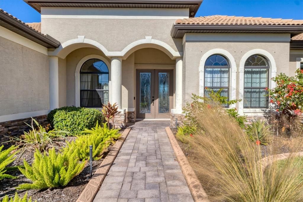 For Sale: $749,000 (4 beds, 3 baths, 3014 Square Feet)