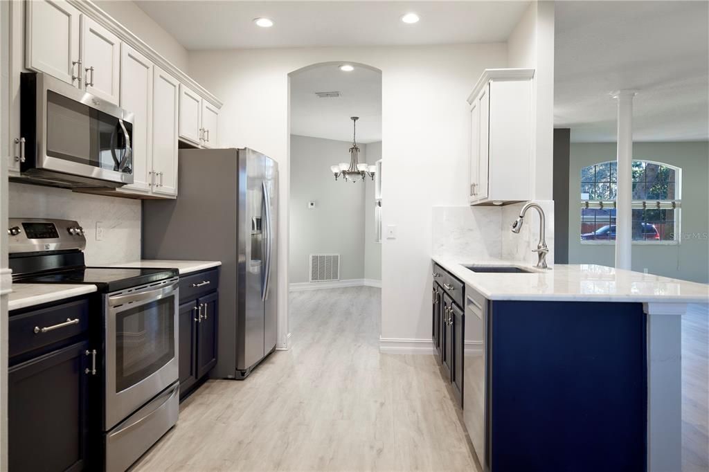 В аренду: $2,850 (4 спален, 2 ванн, 1983 Квадратных фут)