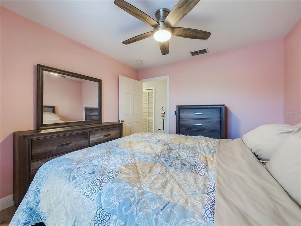 For Rent: $2,500 (2 beds, 2 baths, 1321 Square Feet)