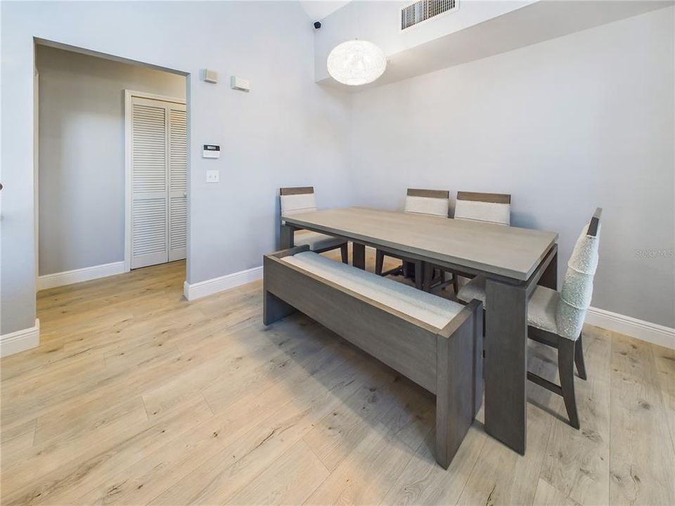 For Rent: $2,500 (2 beds, 2 baths, 1321 Square Feet)