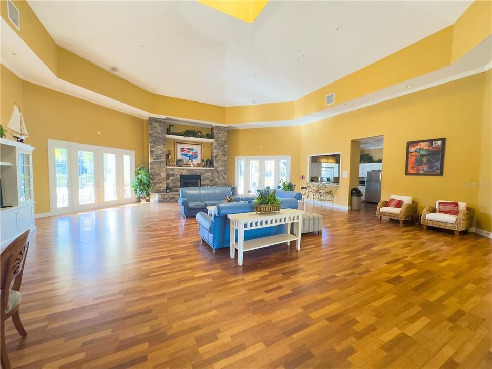 For Rent: $2,500 (2 beds, 2 baths, 1321 Square Feet)