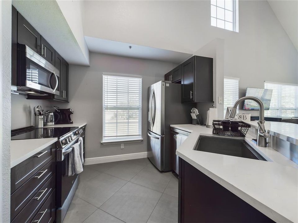 For Rent: $2,500 (2 beds, 2 baths, 1321 Square Feet)