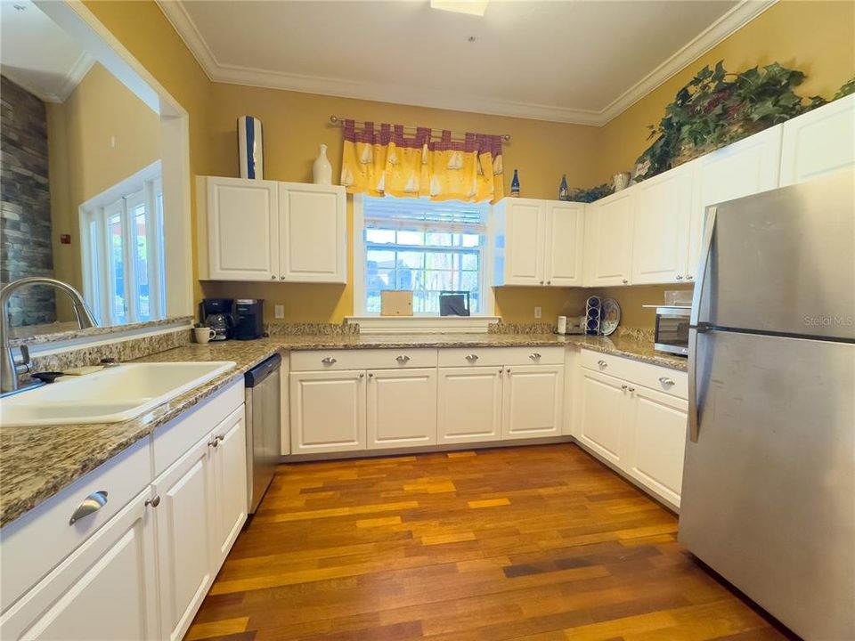 For Rent: $2,500 (2 beds, 2 baths, 1321 Square Feet)