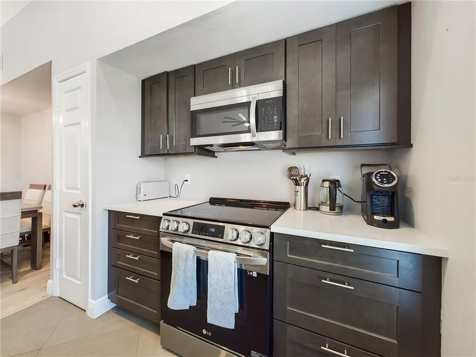 For Rent: $2,500 (2 beds, 2 baths, 1321 Square Feet)