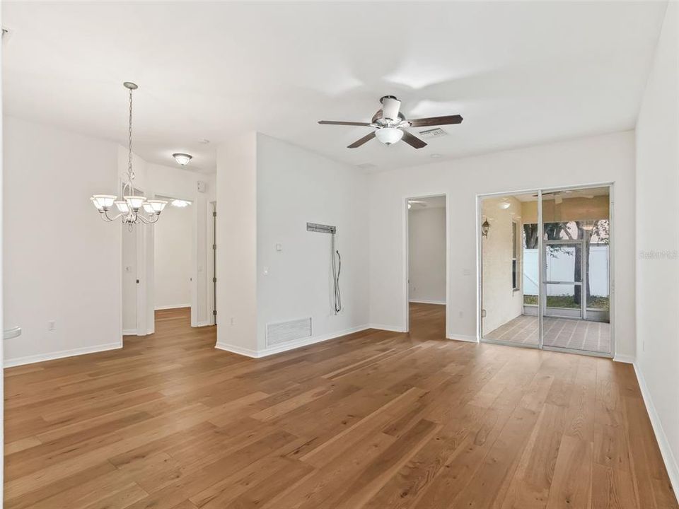 For Sale: $289,500 (3 beds, 2 baths, 1394 Square Feet)