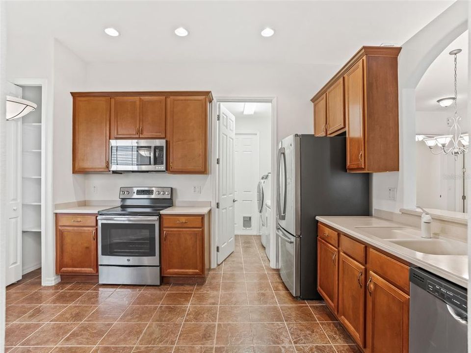 For Sale: $289,500 (3 beds, 2 baths, 1394 Square Feet)