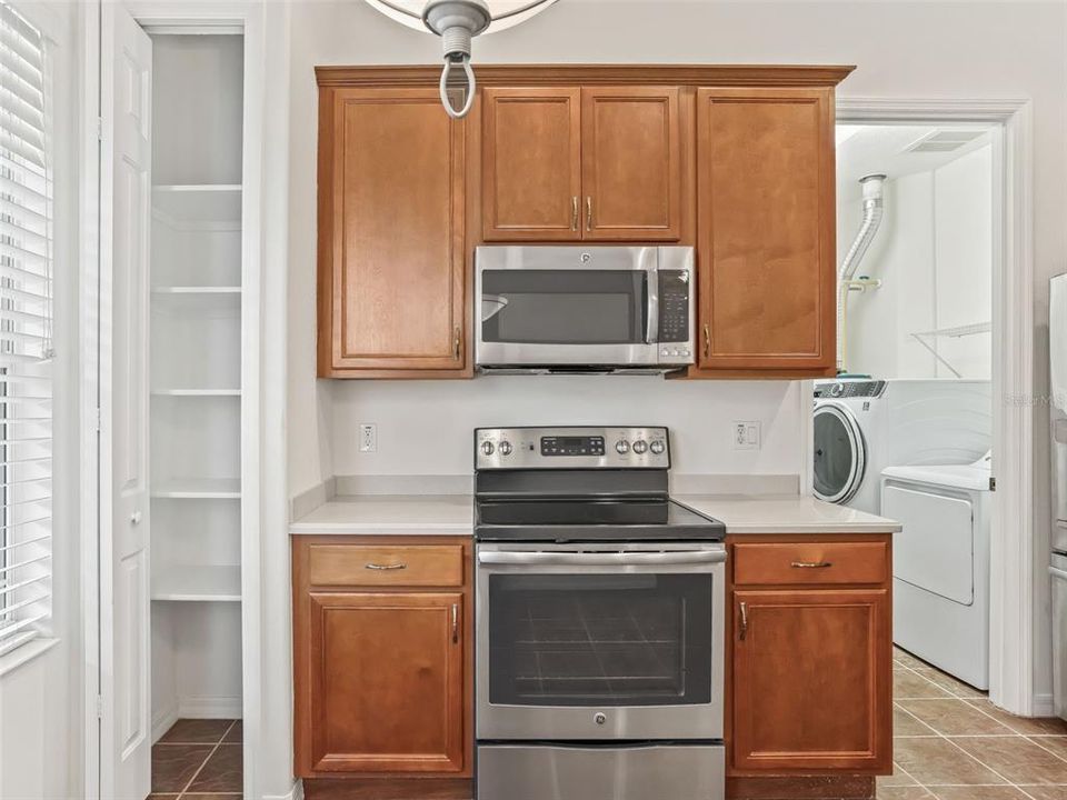 For Sale: $289,500 (3 beds, 2 baths, 1394 Square Feet)