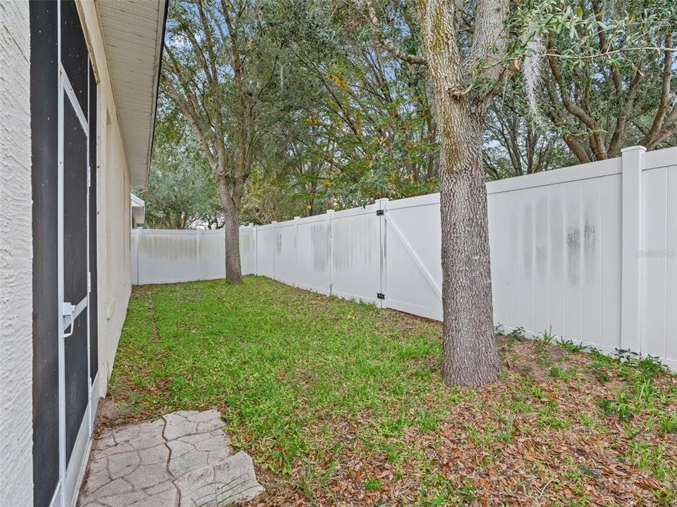 For Sale: $289,500 (3 beds, 2 baths, 1394 Square Feet)