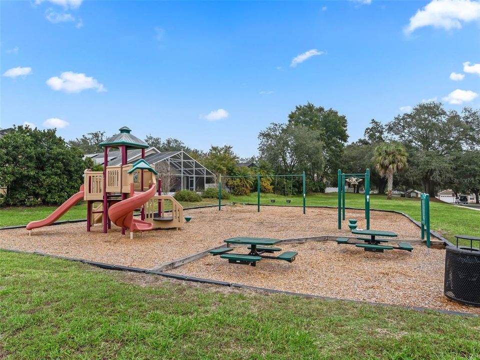 For Sale: $289,500 (3 beds, 2 baths, 1394 Square Feet)