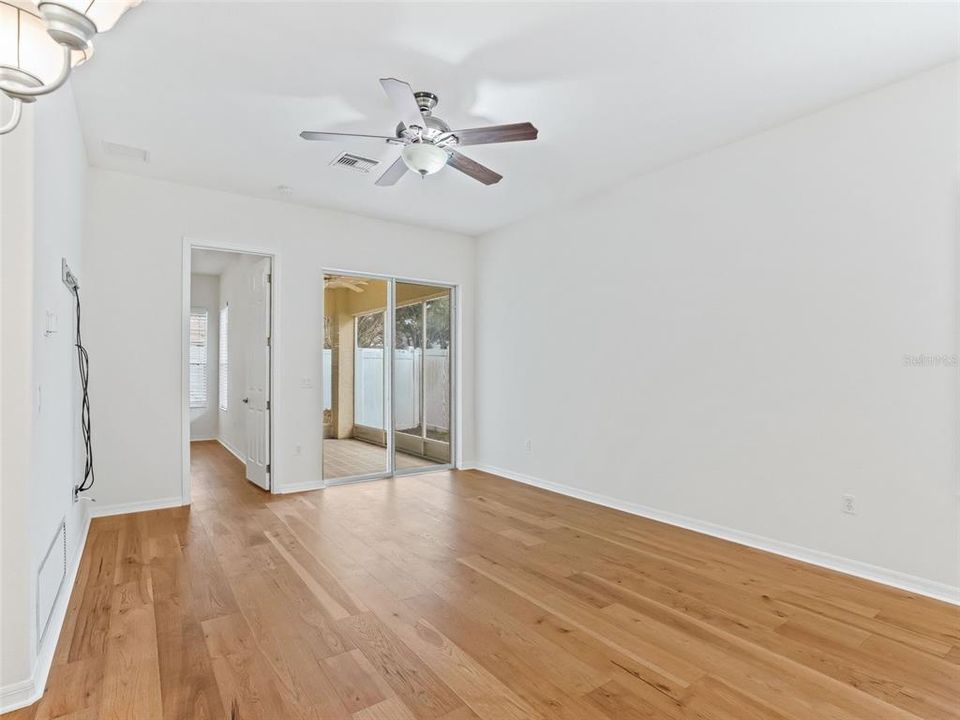 For Sale: $289,500 (3 beds, 2 baths, 1394 Square Feet)