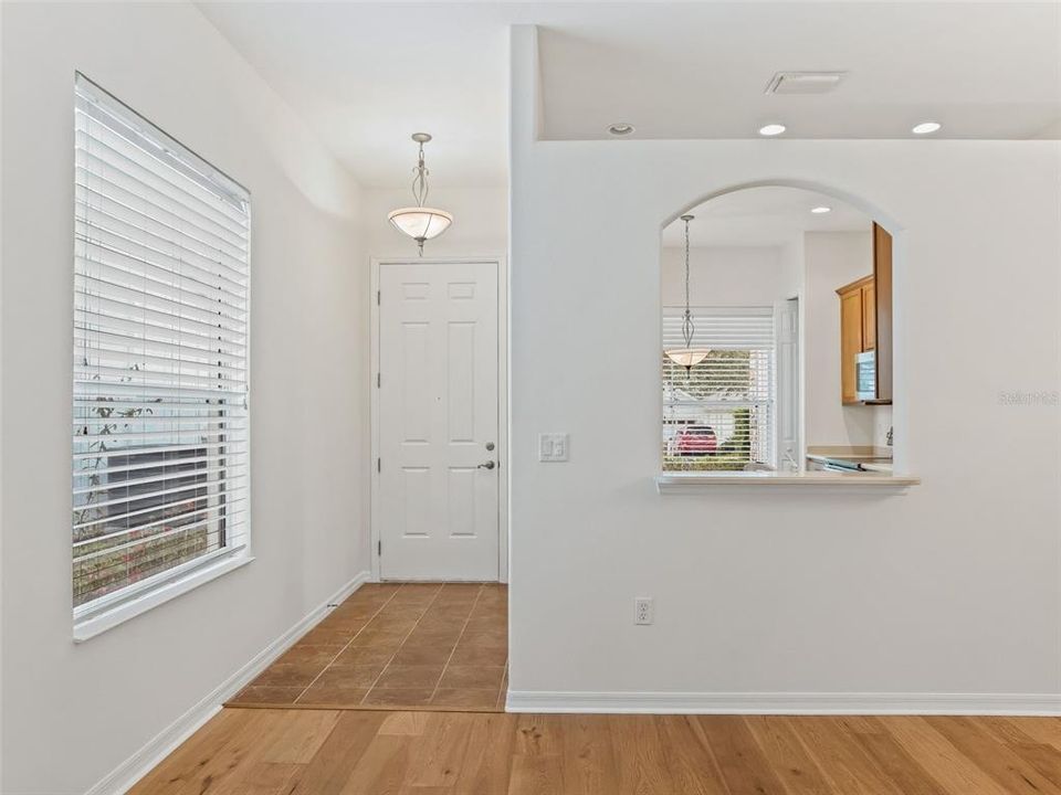 For Sale: $289,500 (3 beds, 2 baths, 1394 Square Feet)