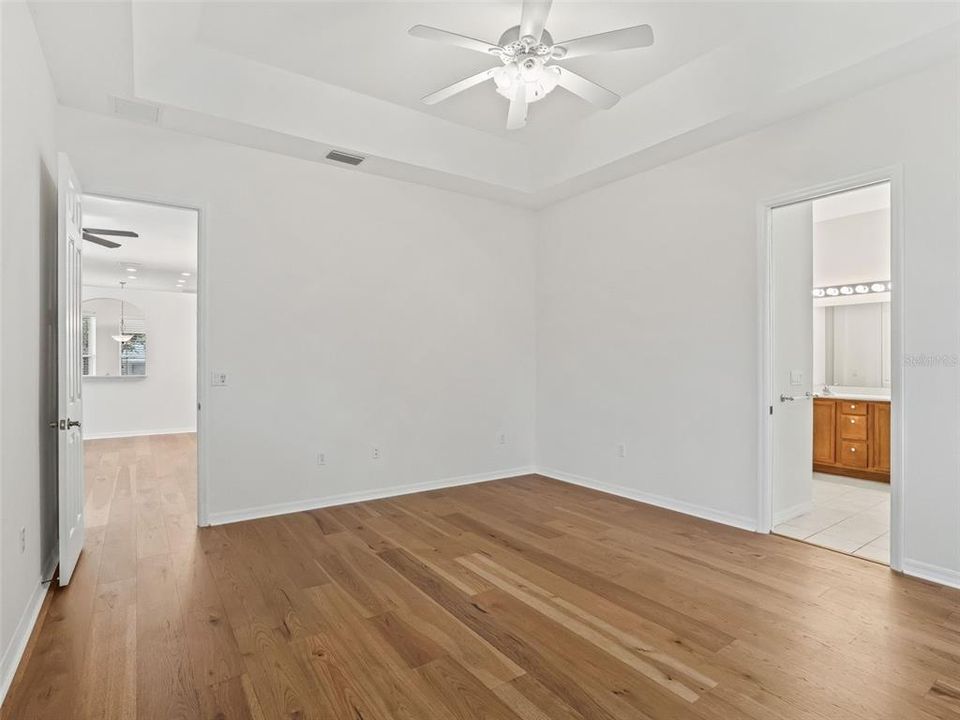 For Sale: $289,500 (3 beds, 2 baths, 1394 Square Feet)