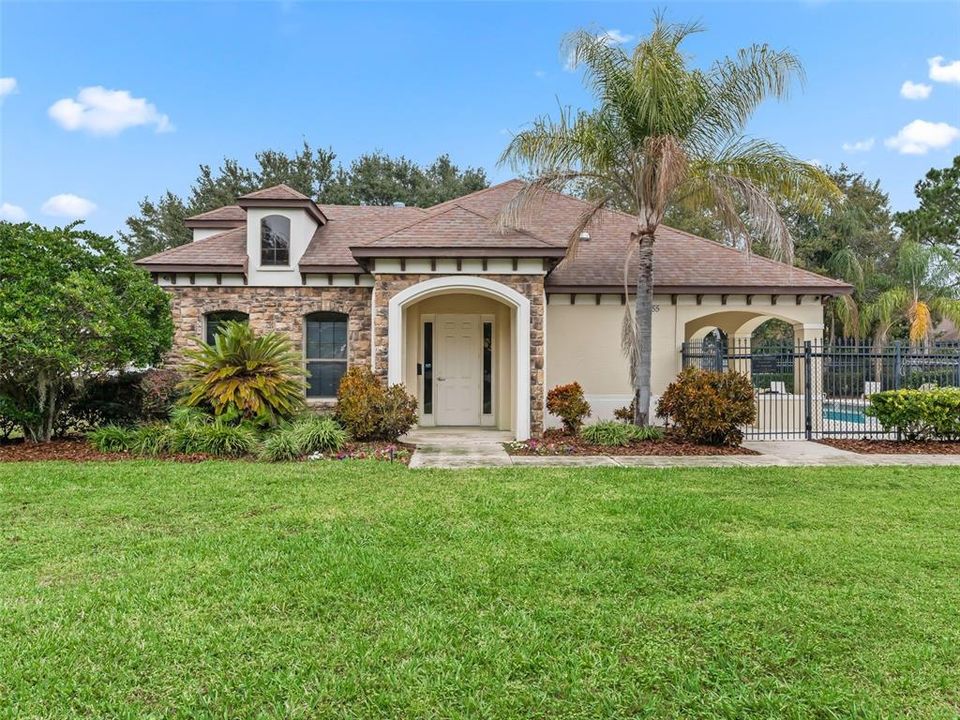 For Sale: $289,500 (3 beds, 2 baths, 1394 Square Feet)