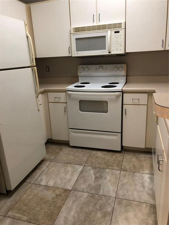 出租: $1,595 (1 贝兹, 1 浴室, 672 平方英尺)