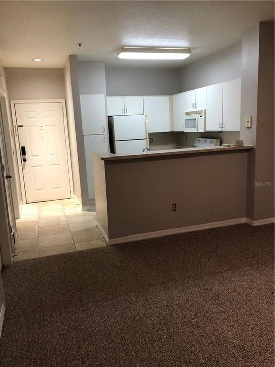 出租: $1,595 (1 贝兹, 1 浴室, 672 平方英尺)