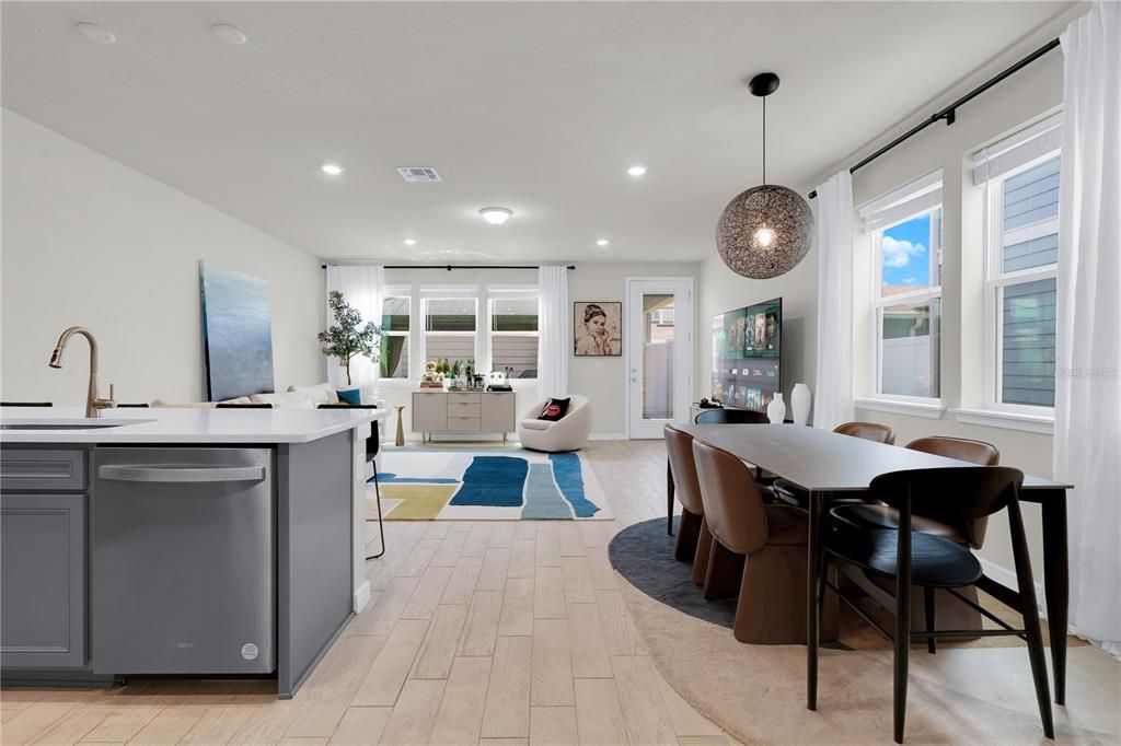 出租: $3,200 (4 贝兹, 3 浴室, 1809 平方英尺)