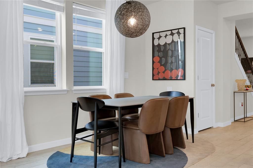 出租: $3,200 (4 贝兹, 3 浴室, 1809 平方英尺)