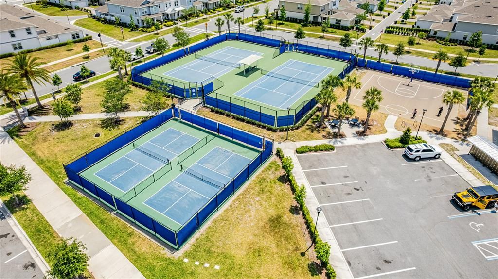 出租: $3,200 (4 贝兹, 3 浴室, 1809 平方英尺)