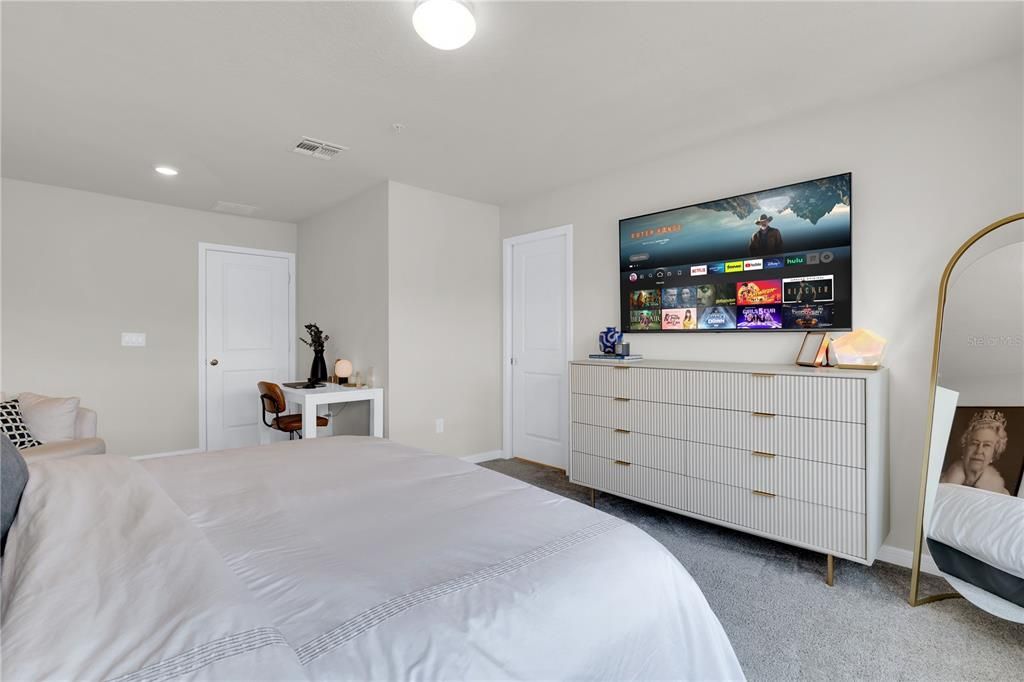 出租: $3,200 (4 贝兹, 3 浴室, 1809 平方英尺)