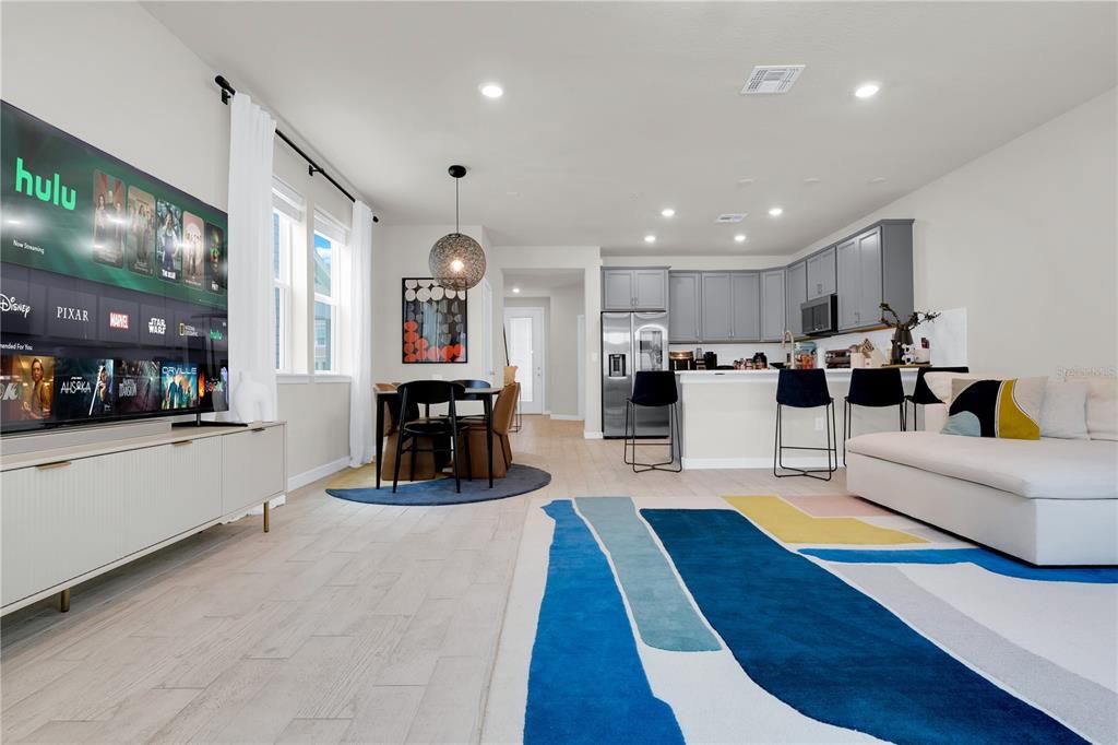 出租: $3,200 (4 贝兹, 3 浴室, 1809 平方英尺)