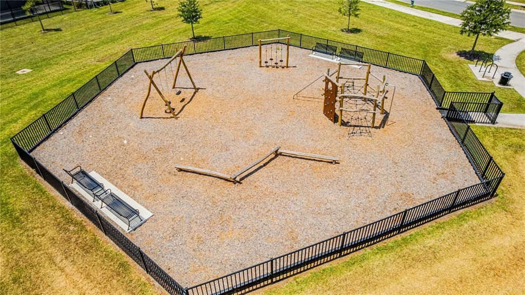 出租: $3,200 (4 贝兹, 3 浴室, 1809 平方英尺)