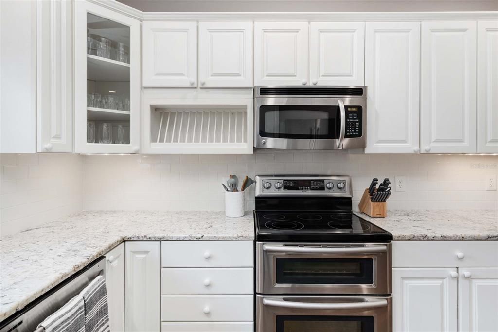 For Rent: $3,500 (3 beds, 2 baths, 2160 Square Feet)