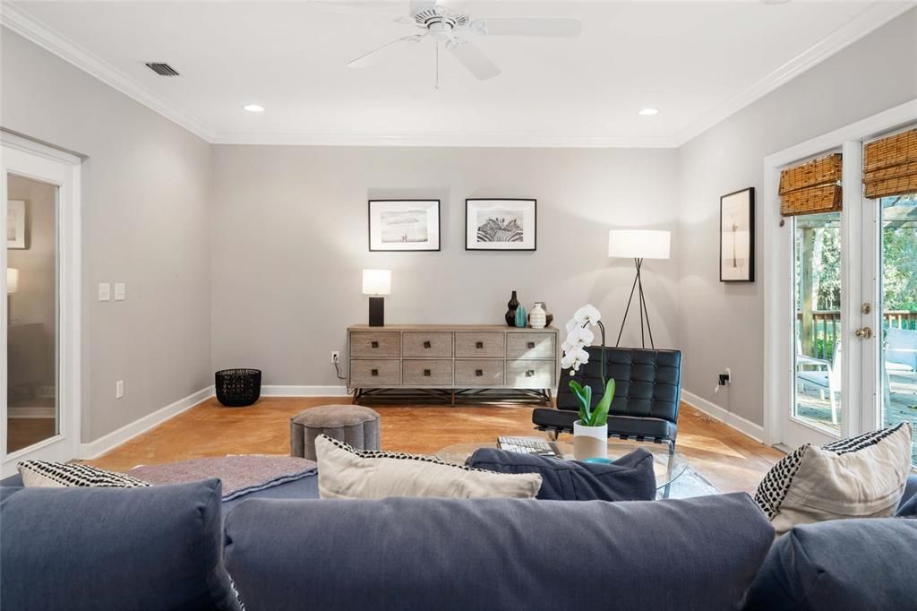 For Rent: $3,500 (3 beds, 2 baths, 2160 Square Feet)